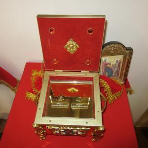 Редкие частицы мощей: преподобная Мария Египетская и преподобный Зосима Египетский, через которого весь мир узнал житие Марии Египетской.